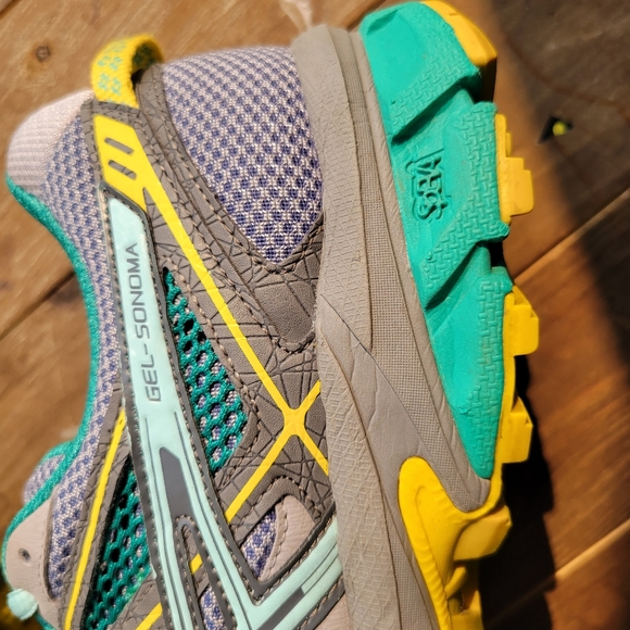 Asics Gel Sonoma ! Woman's size 10 with bonus trav - Picture 5 of 11